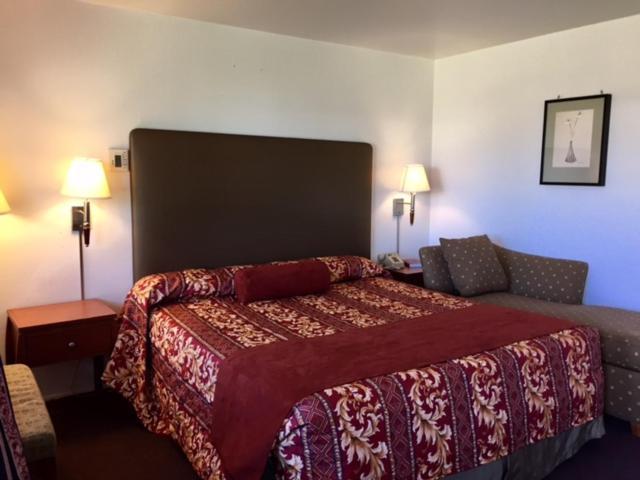 Maple Inn And Suites לוס באנוס מראה חיצוני תמונה