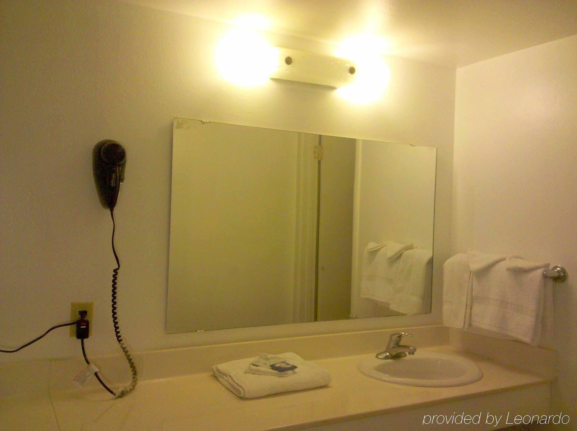 Maple Inn And Suites לוס באנוס חדר תמונה