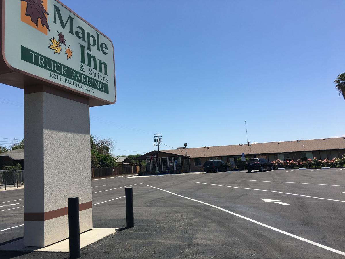 Maple Inn And Suites לוס באנוס מראה חיצוני תמונה